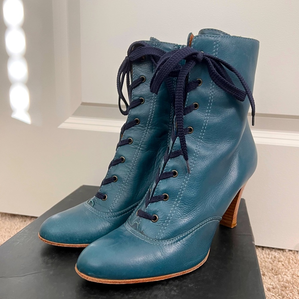 Marc Jacob leather teal boots. Made in Italy. Size 8 1/2. Retail 498.